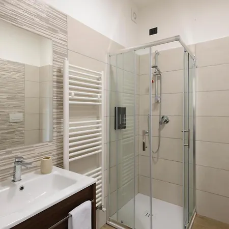 Stunning In With Swimming Pool Moscufo