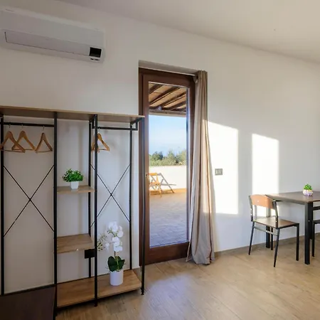 Stunning In With Swimming Pool * Moscufo
