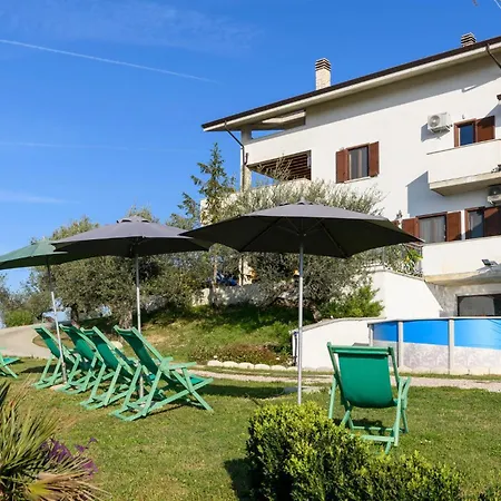 Appartement Stunning In With Swimming Pool